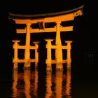 Miyajima bei Nacht