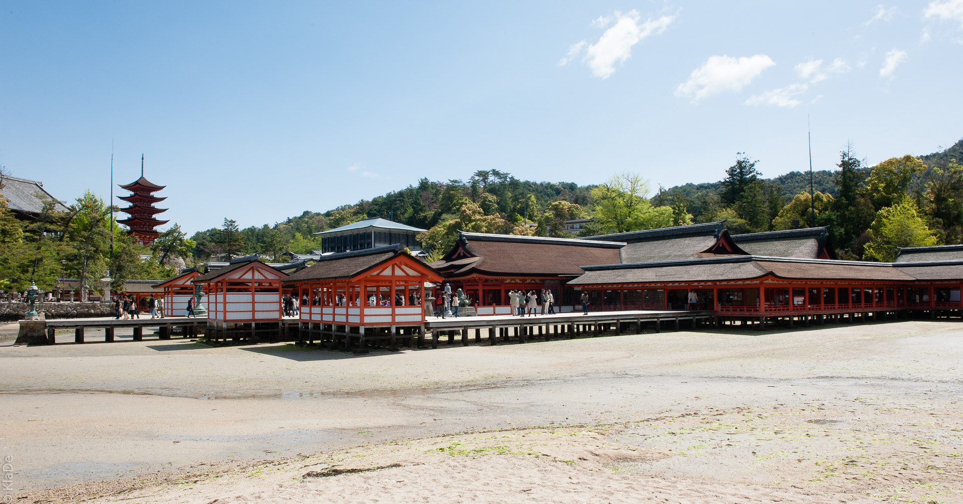 Miyajima - Itsukushima Schrein bei Ebbe