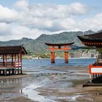 Miyajima - Itsukushima Schrein mit Blick nach Honshu