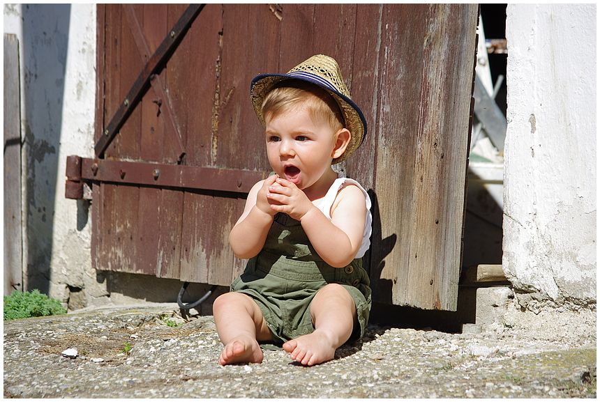 Mmmhhh auch sand schmeckt... Foto &amp; Bild | kinder, baby, kind Bilder ...