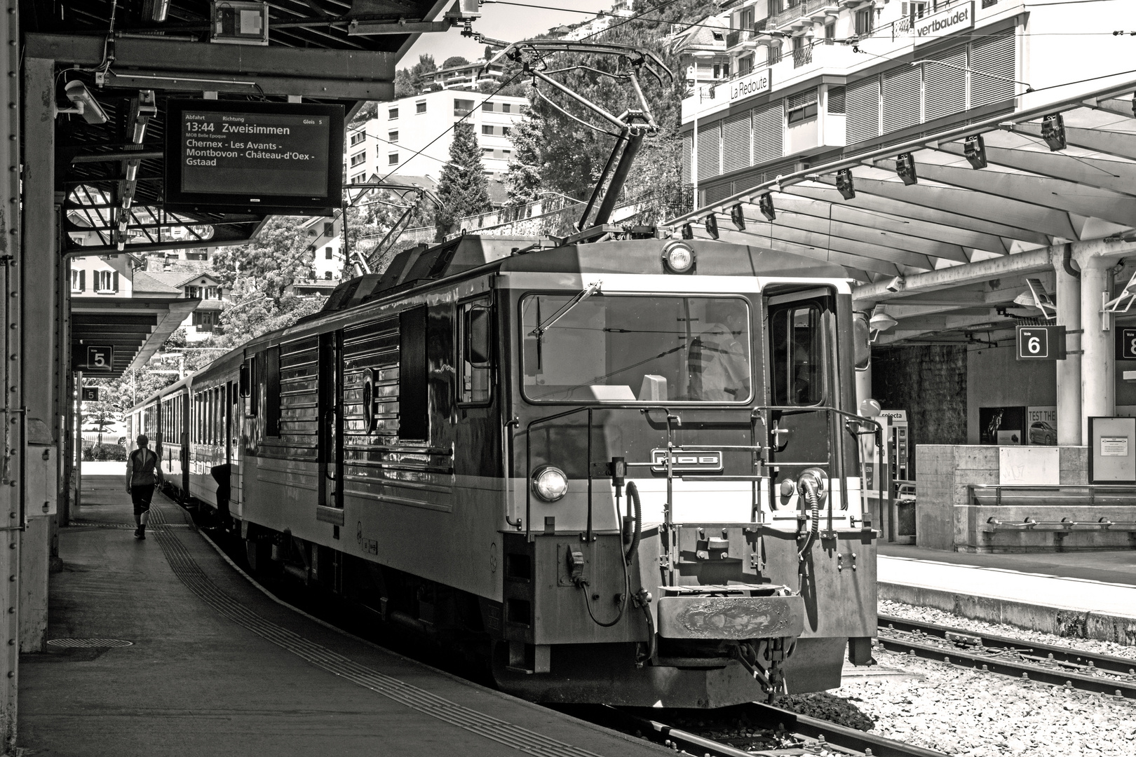 MOB - Montreux-Berneroberland Bahn  GDe 4-4 6004  Montreux