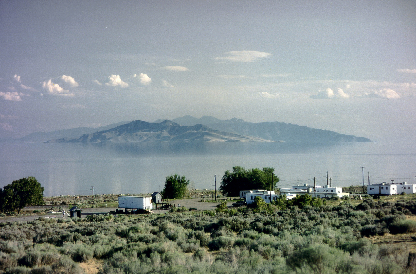 Mobilhomes nahe der Gleise der Union Pacific am Salt Lake...