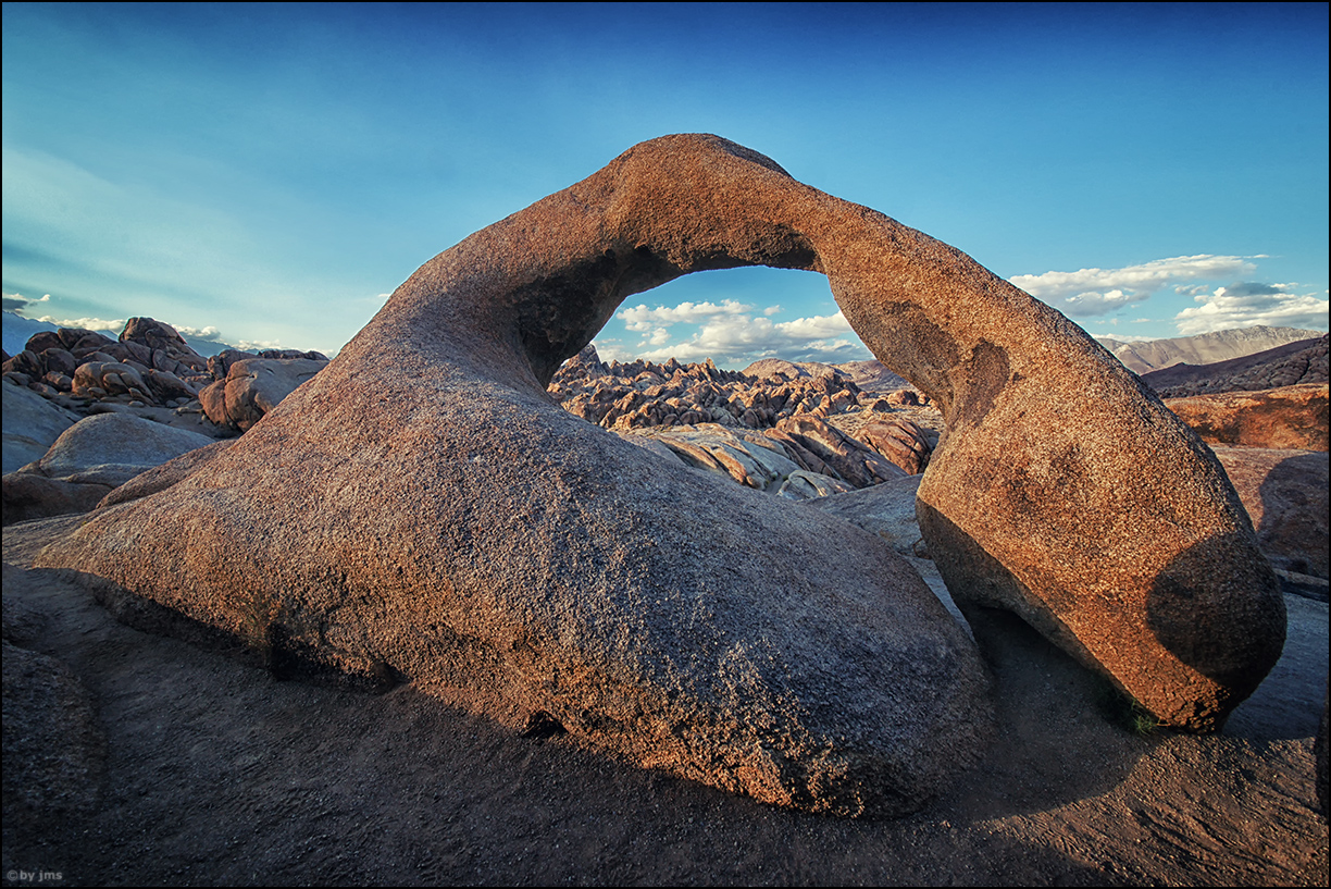 mobius arch - alabama hills - california