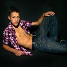 Model : Dustin