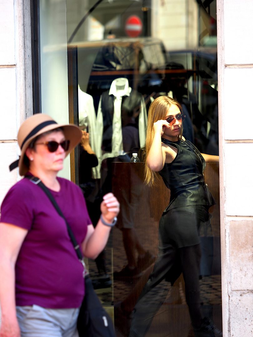 Model im Schaufenster