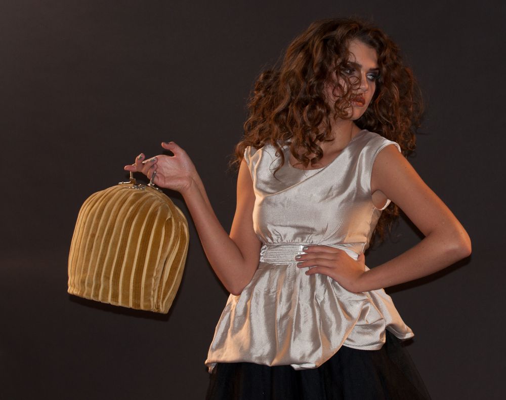 Model mit Tasche auf der Photokina