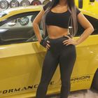 Model Sandy auf der Essen Motor Show 2016