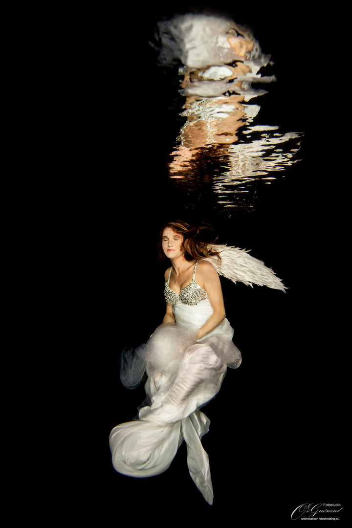 Model Unterwasser Fotoshooting mit Sarah