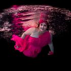 Model Unterwasser Fotoshooting - Thema NEON