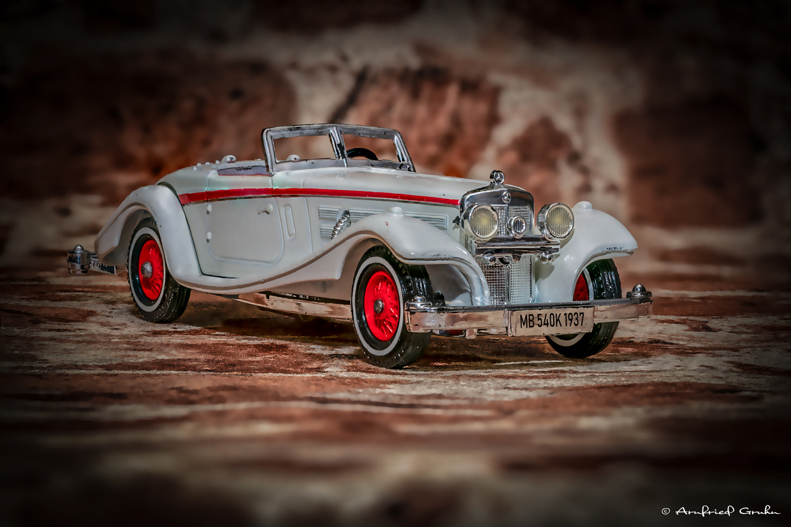 Modell Mercedes MB 540K von 1937 (FOCUS Stacking)