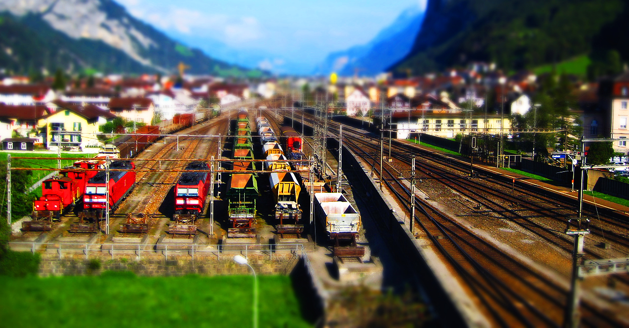 Modelleisenbahn in der Schweiz mit einigen Loks