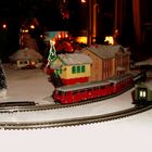 Modelleisenbahn mit Winterlandschaft