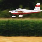 Modellflugzeug beim Landeanflug auf Dossenheim August 2010