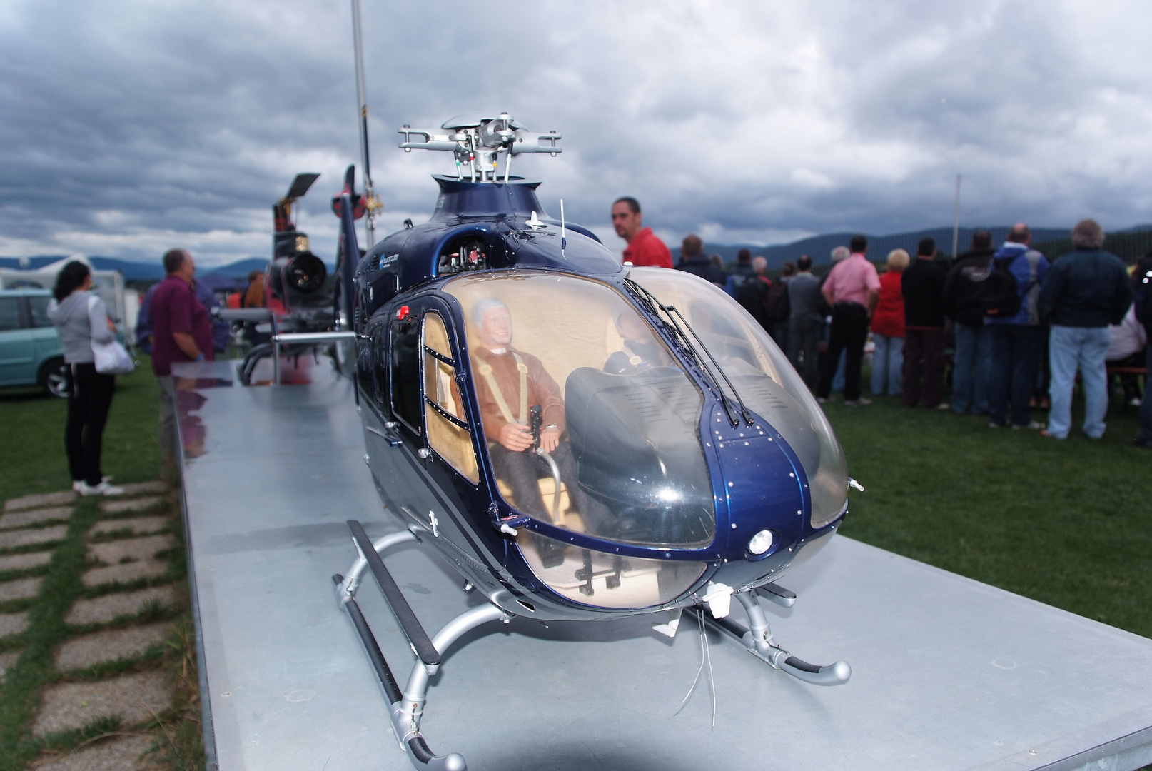 Modellheli kurz vor dem Gewitter