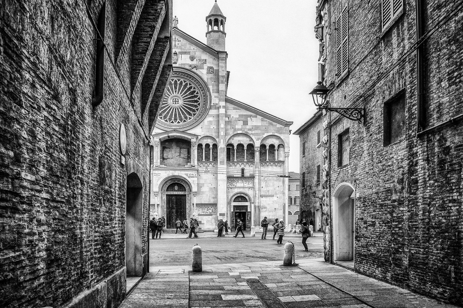 Modena, strada verso il duomo