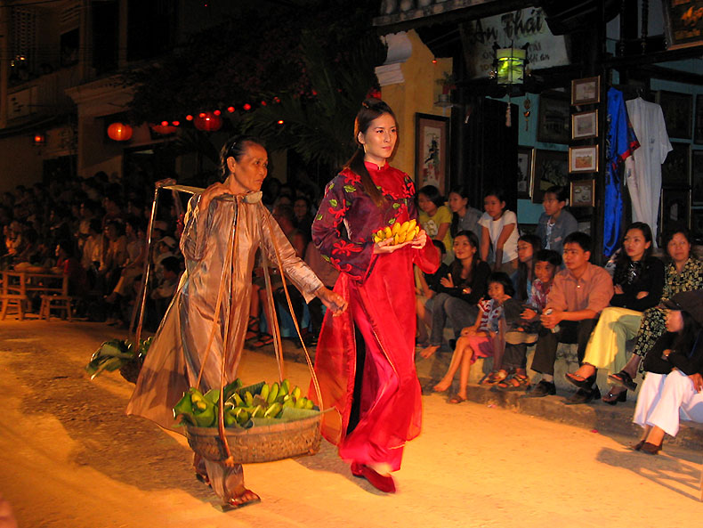 Modenschau in Hoi An