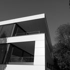 Moderne Architektur im Herbst