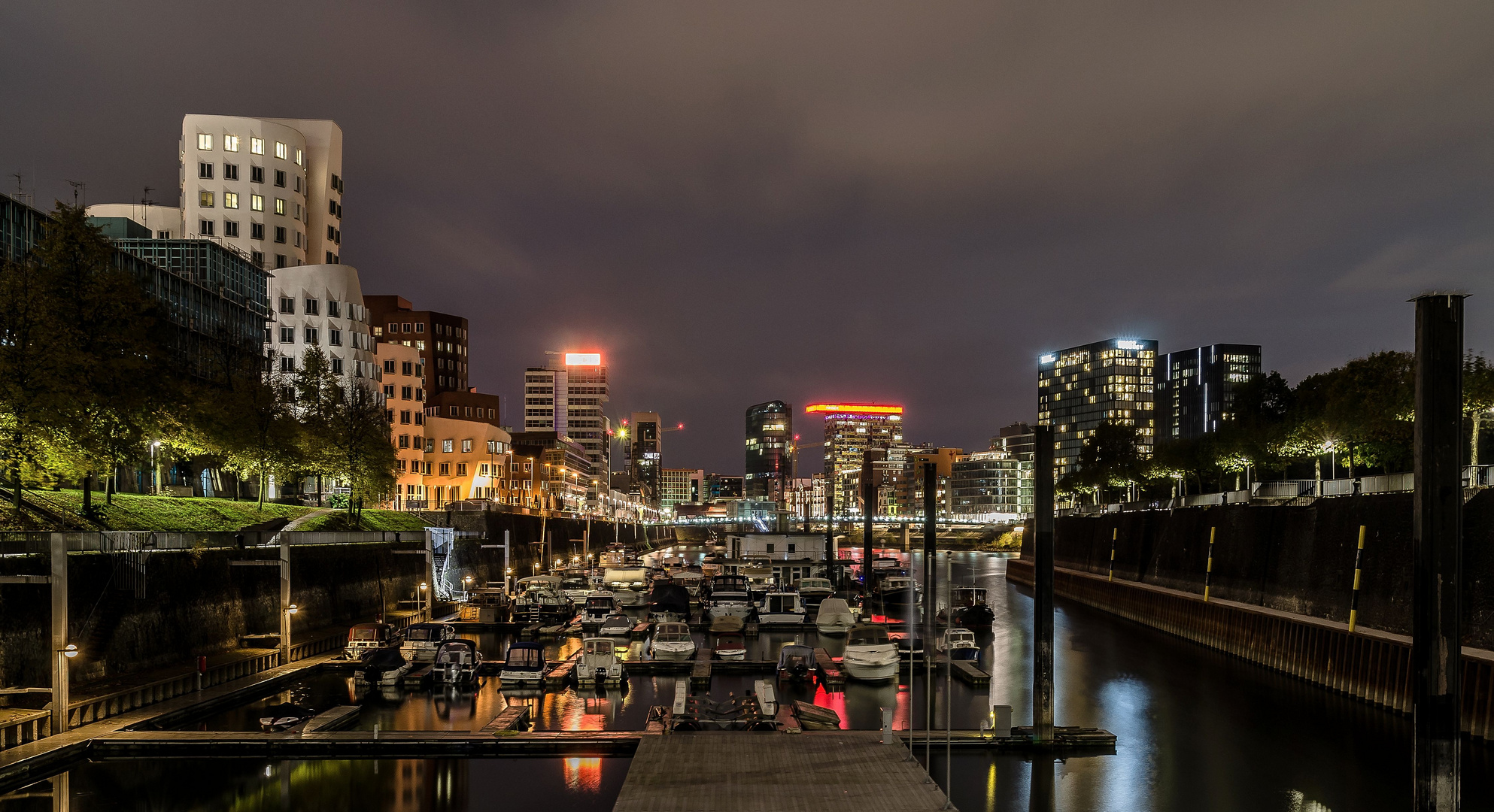 Moderne Architektur trifft aus alten Hafen