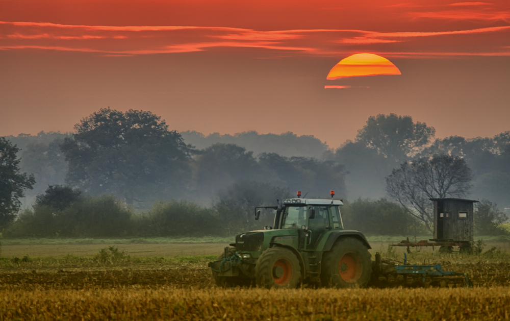 Moderne Landwirtschaft ;-) Foto & Bild  landschaft, Äcker, felder & wiesen, natur Bilder auf 