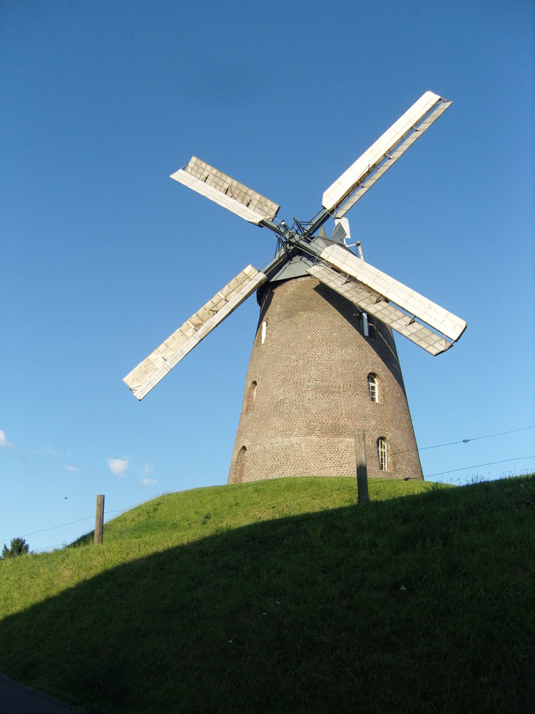 Moderne Windmühle