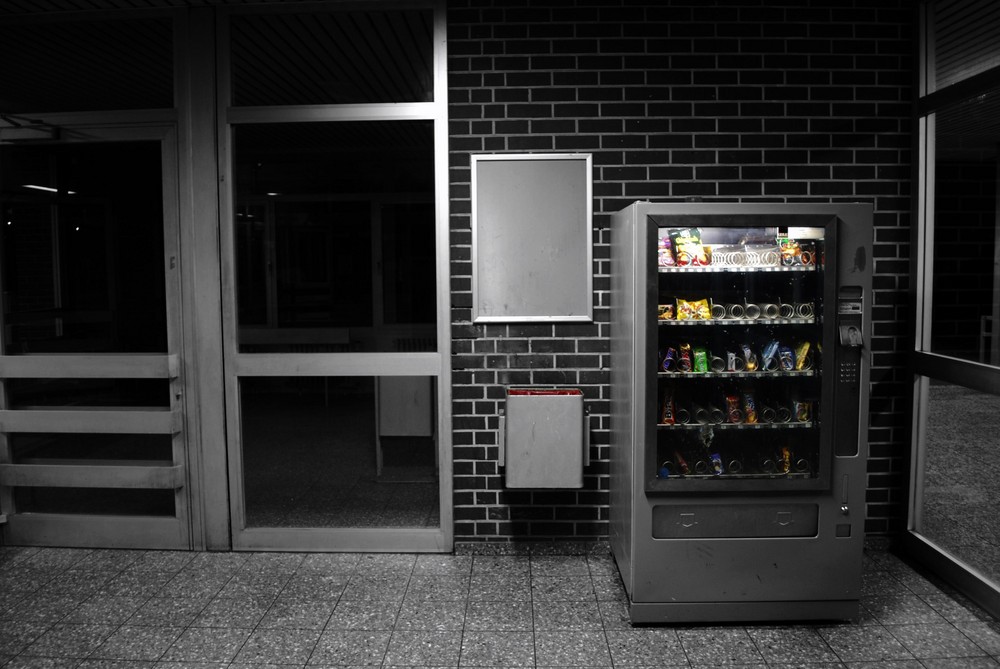 Moderner Kiosk 0.00 Uhr Bahnhof