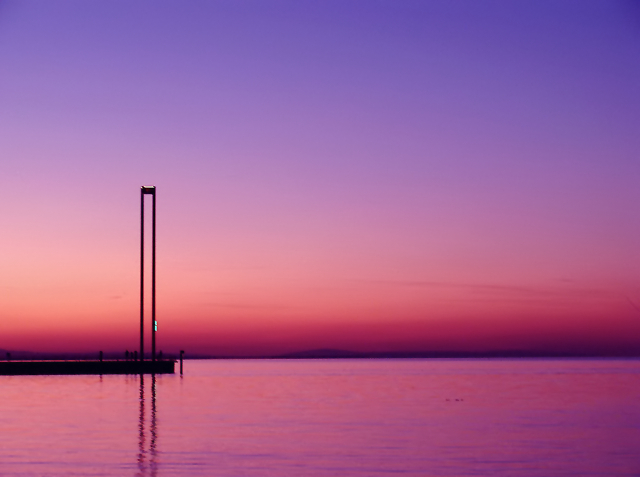 Moderner Leuchtturm am Bodensee