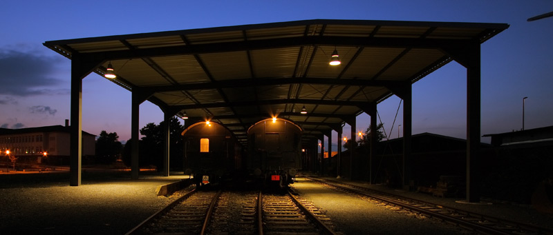 Moderner Stahlbau für 100 Jahre alte Fahrzeuge