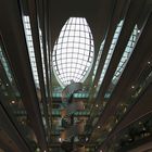 Modernes Bürogebäude mit Wendeltreppe