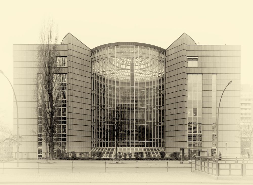 Modernes Gebäude der Schering AG/Bayer AG Berlin