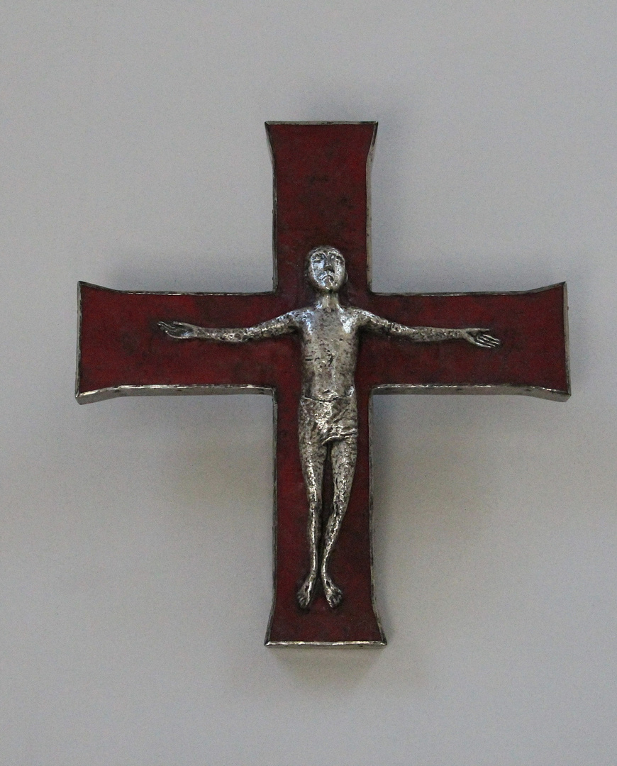 Modernes Kreuz in der Schottenkirche Erfurt