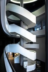 Modernes Treppenhaus komplett
