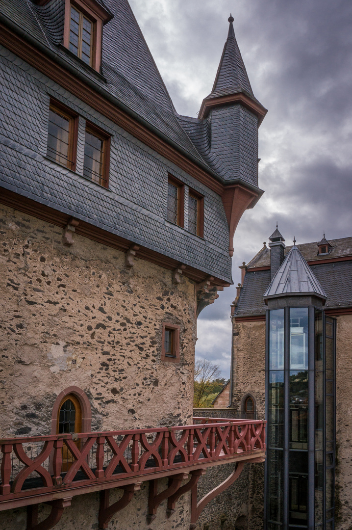 Modernes trifft auf Mittelalter I - Schloss Romrod/hessen