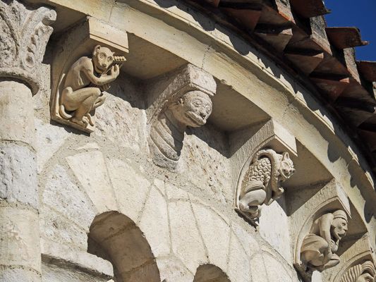 Modillons du chevet de la Cathédrale Saint-Caprais