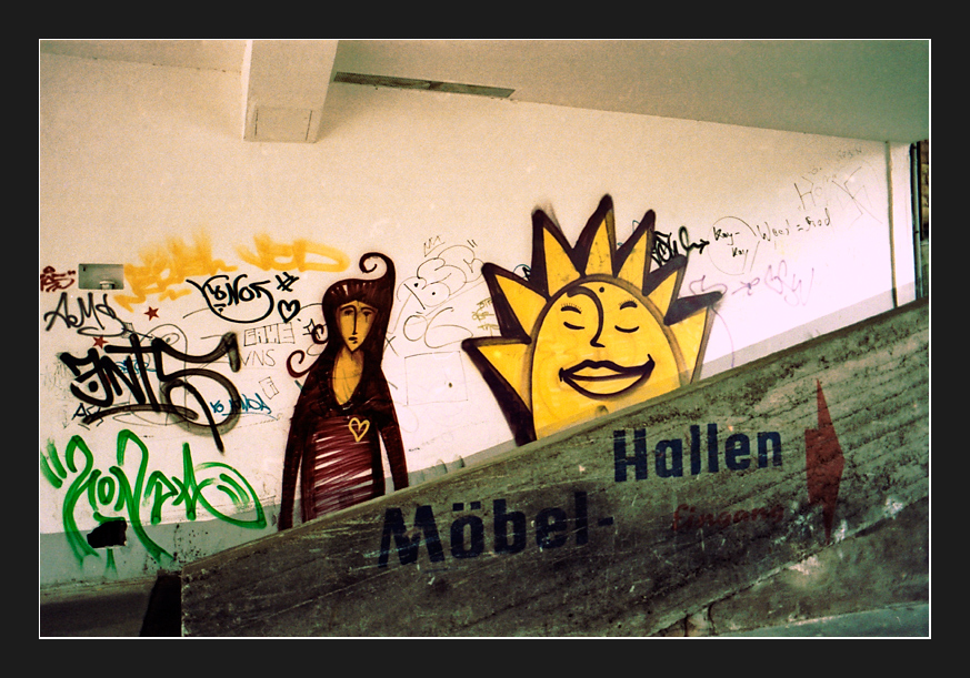 Möbel-Hallen