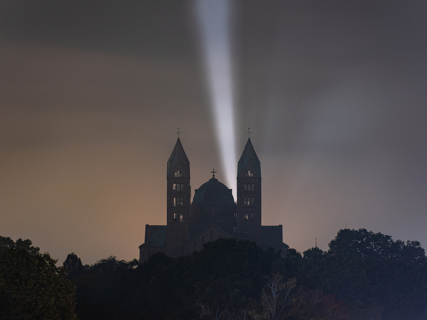 Möge es dir ein Licht sein an dunklen Orten, wenn alle anderen Lichter ausgehen