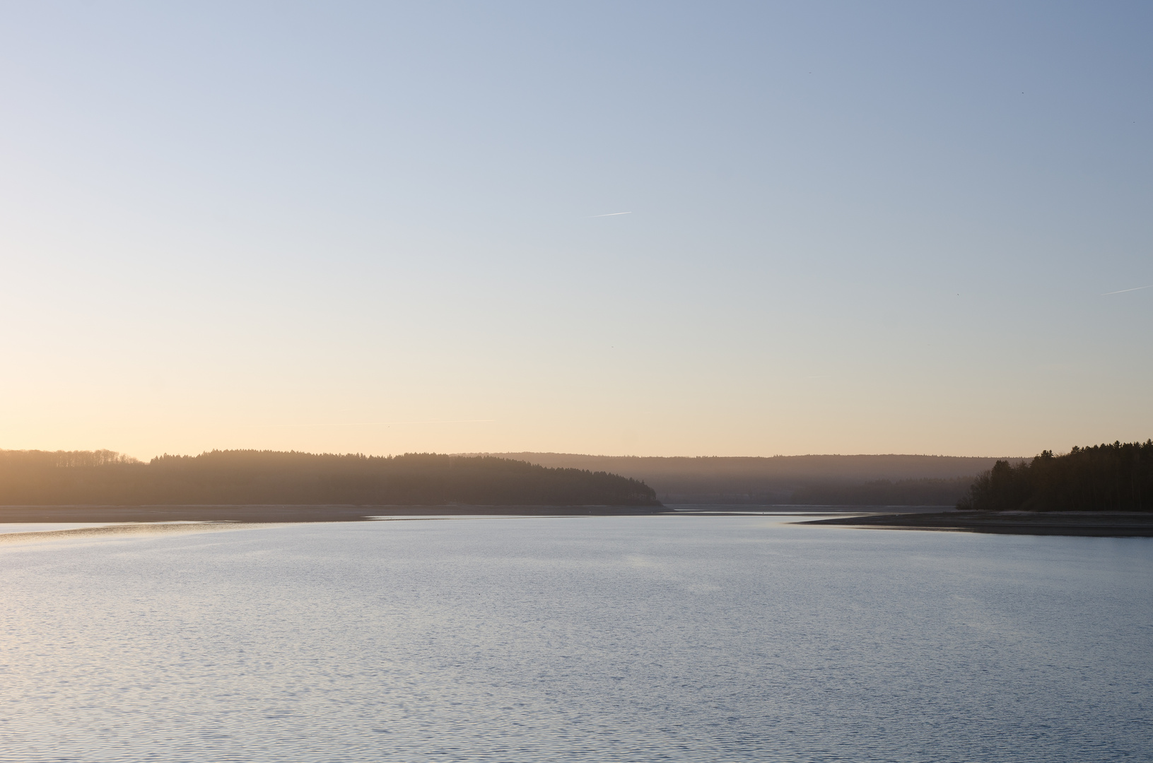 Möhnesee bei Sonnenaufgang