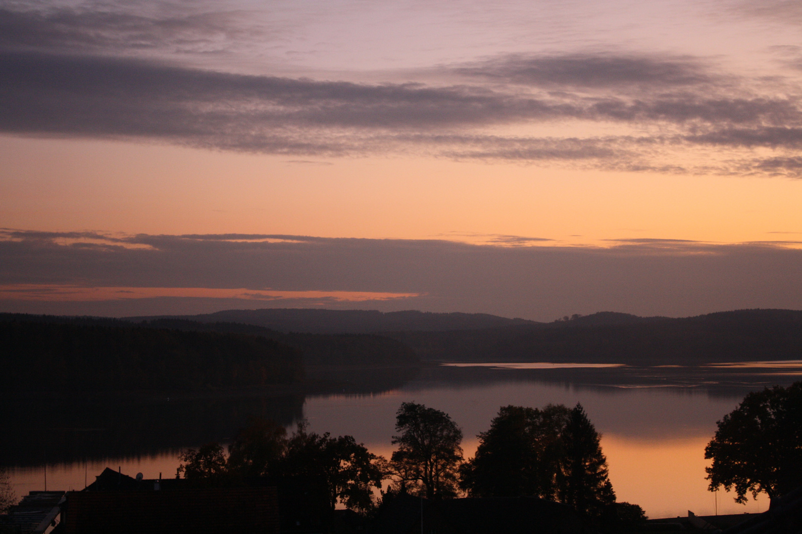 Möhnesee es lag ganz feiner Nebel in der Luft