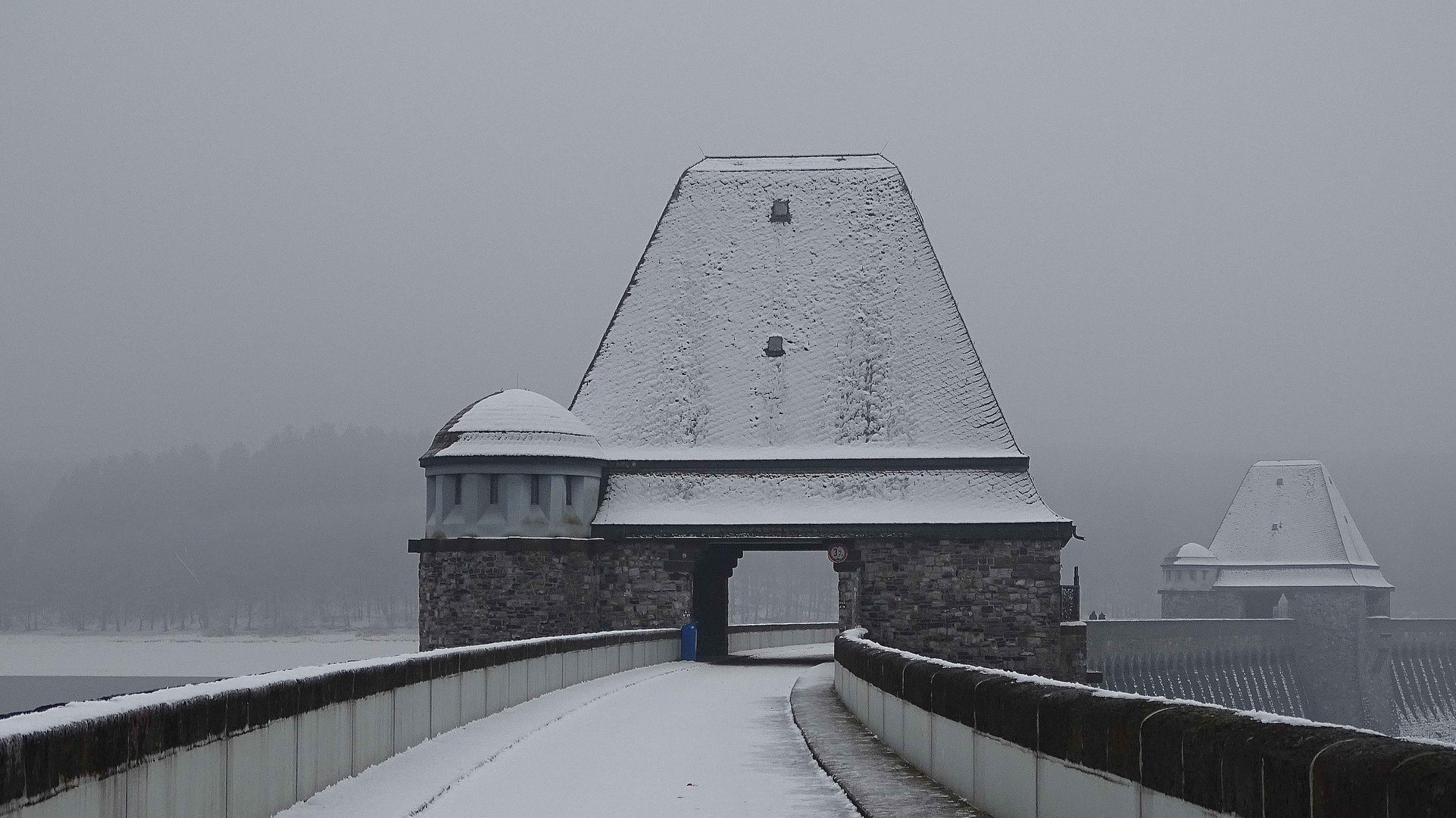 Möhnetalsperre  im Nebel!