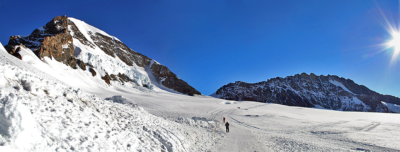 Mönch 4107 m  und Trugberg 3933 m wartet schon lange darauf gezeigt ...