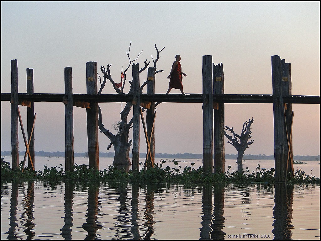 Mönch auf der U-Bein-bridge