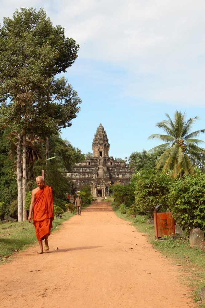 Mönch bei Bakong, Siem Reap, Kambodscha