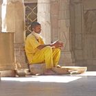 Mönch im Jain Tempel