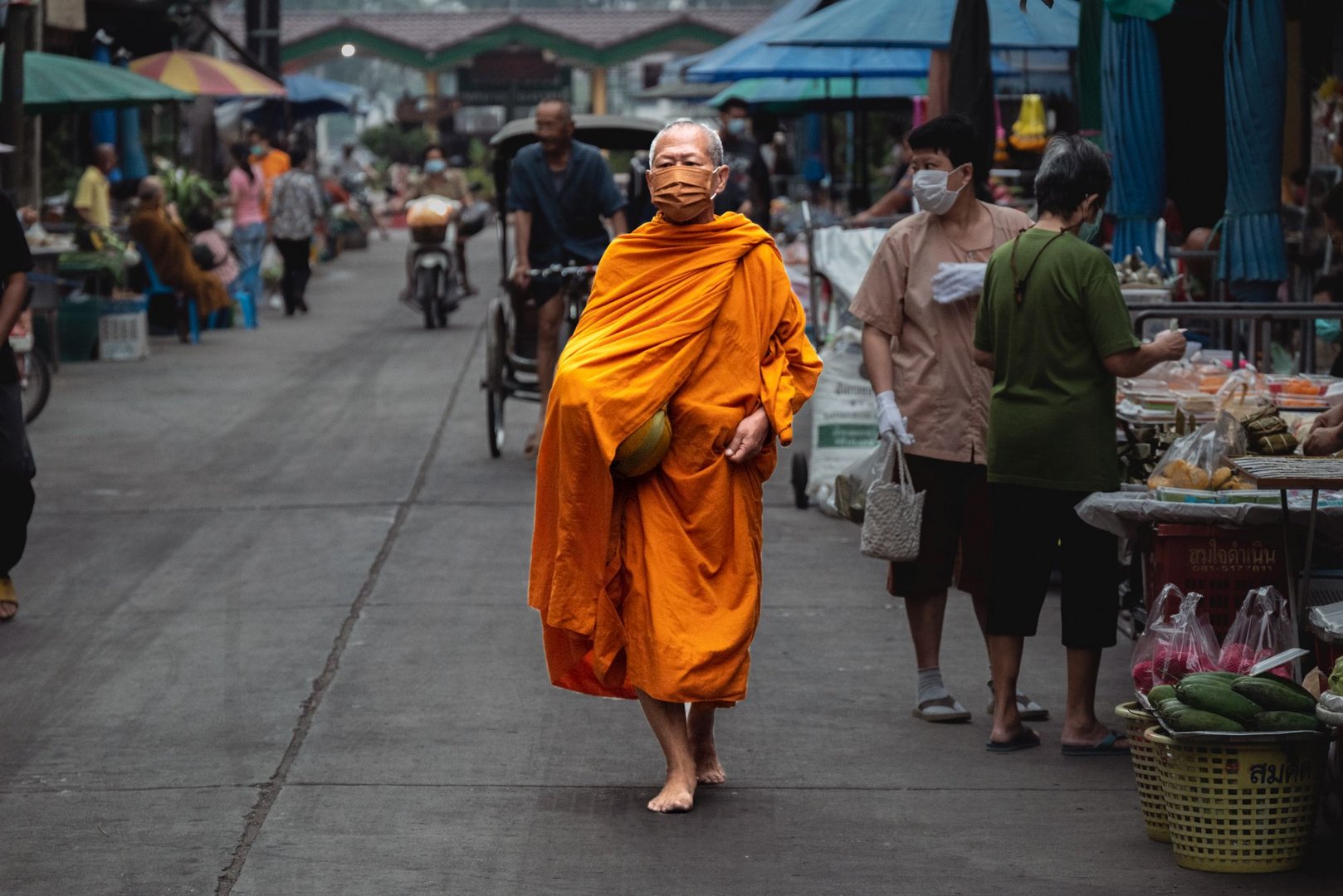 Mönch in Ratchaburi/Thailand