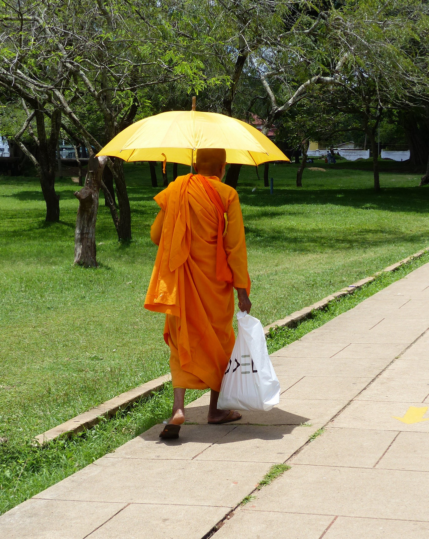 Mönch in Sri Lanka