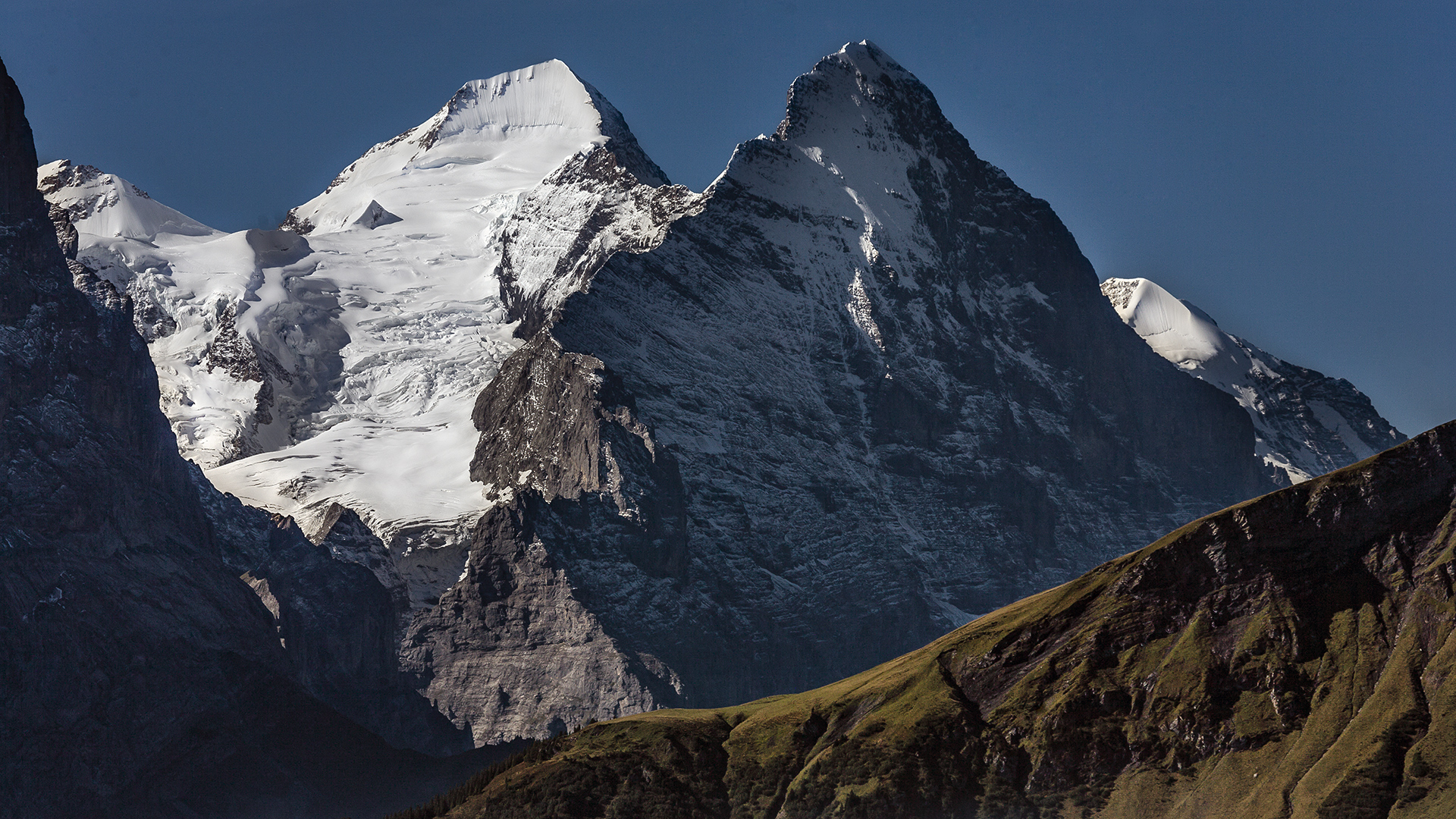 MÖNCH versus EIGER-MORDSWAND