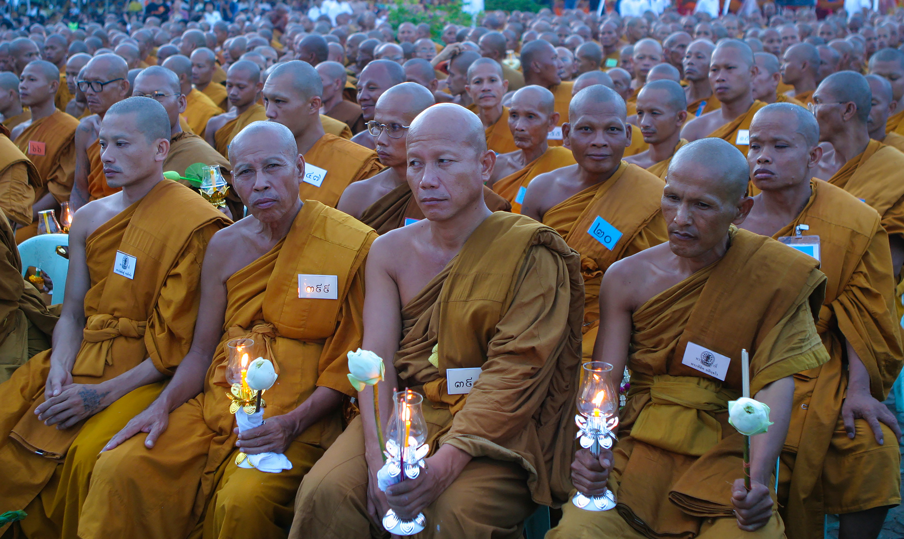 Mönche am Visakha-Bucha-Tag