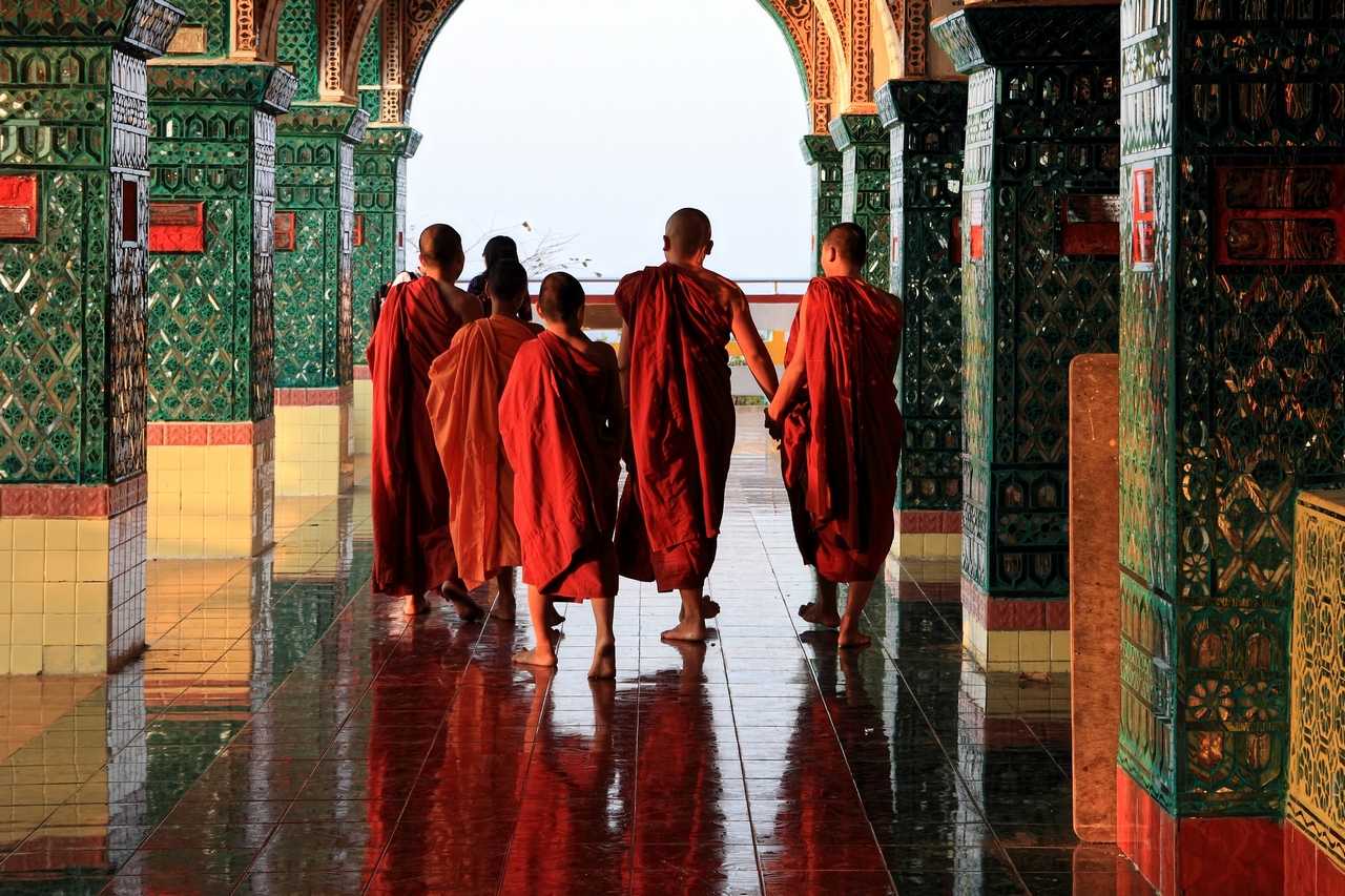 Mönche auf dem Mandalay-Hill
