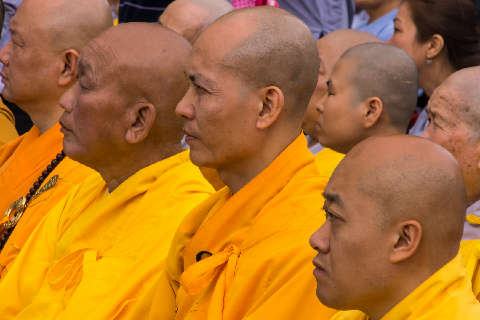 Mönche beim Avalokiteshvara-Fest - Hannover-Mittelfeld