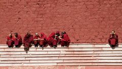 Mönche im Kloster Ganden in Tibet