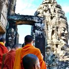 Mönche im Tempel Bayon